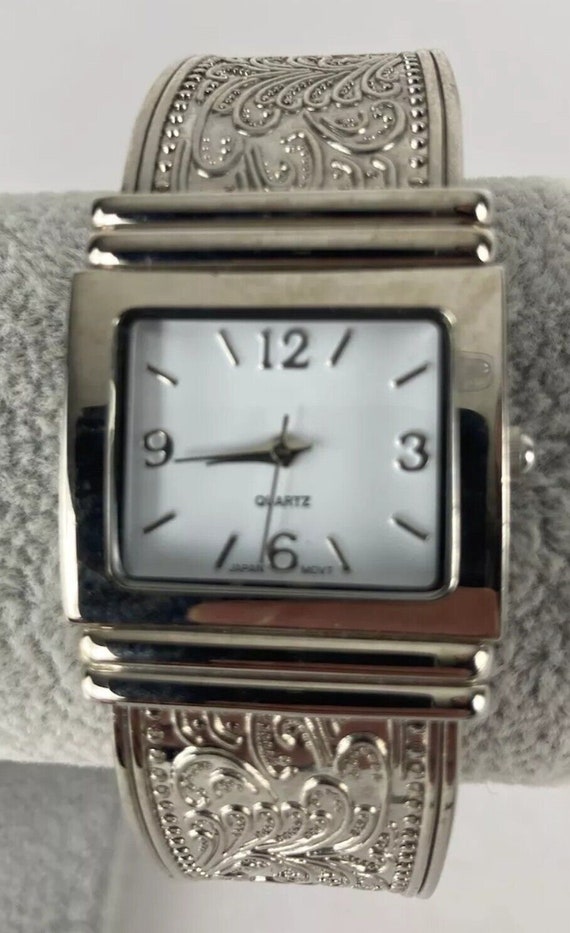 Pretty Vintage AVON Square SilverTone WATCH Embos… - image 2