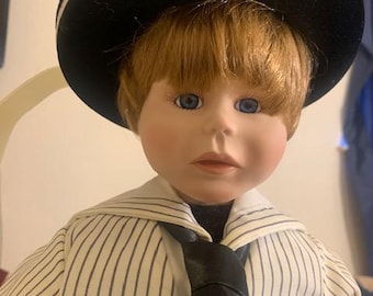 Poupée Lennox Ellis Island en porcelaine « Colin »