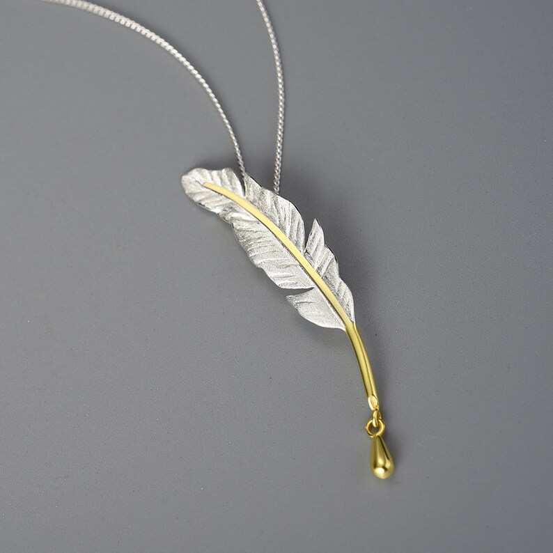 Elegant Feather Pendant Necklace, 18K Gold Plated, Flower Necklace for ...