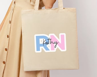 Natürliche personalisierte RN-Canvas-Tasche für die Arbeit – individuelle Krankenschwestertasche – einzigartiges Pflegedesign – personalisierte Tragetasche mit Namen für Pflegefachkräfte.