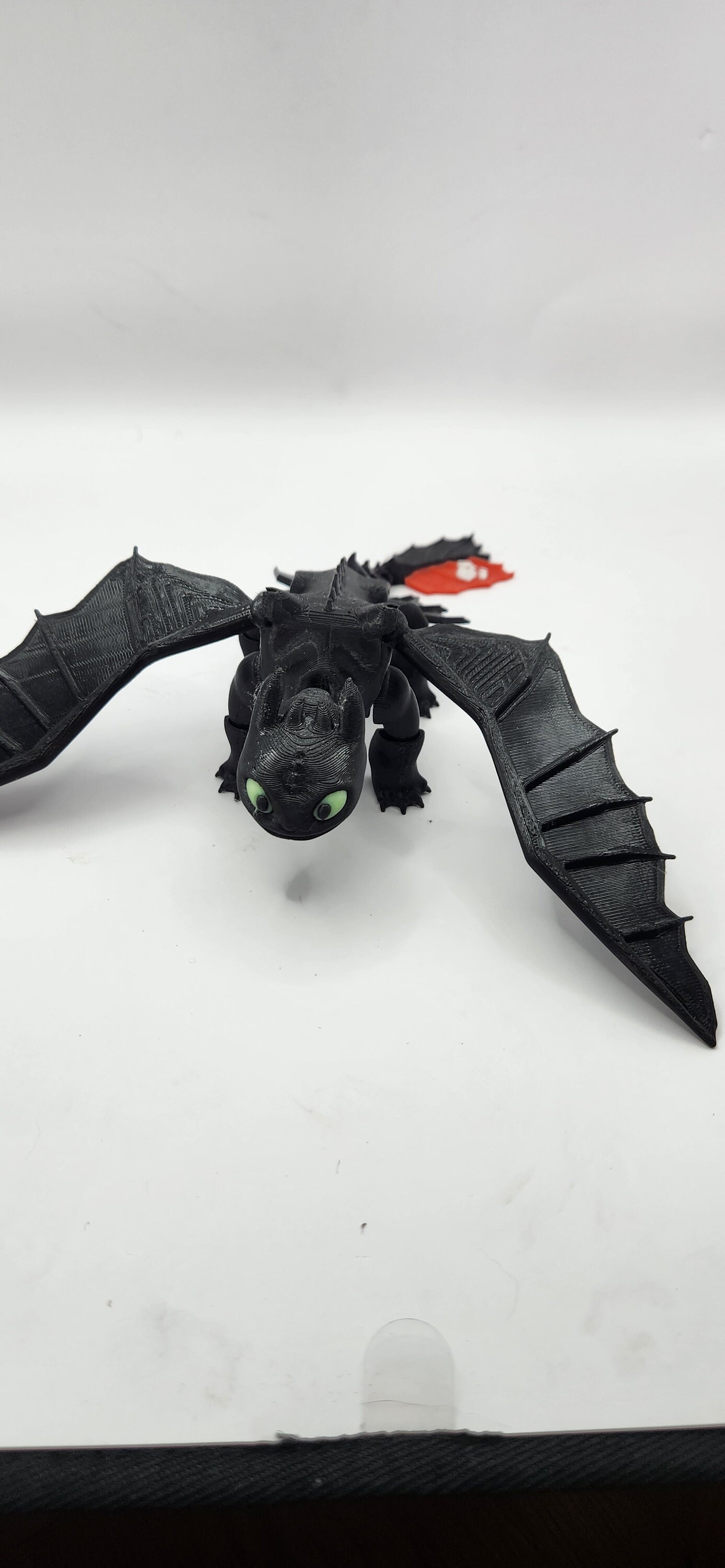 トゥースレス、ヒックとドラゴンの関節モデル。高品質のフィギュア 