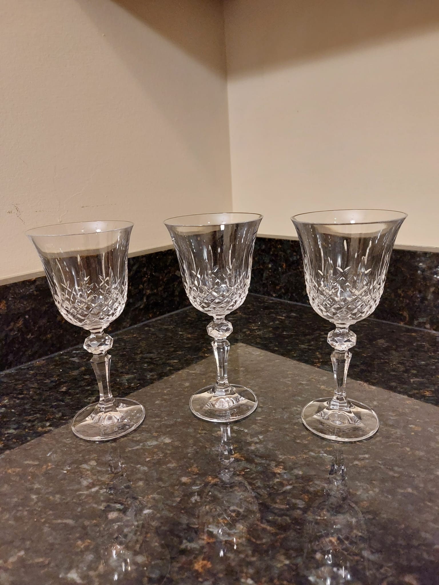 20 oz clear plastic disposable cups DecorLine Elegant Clear Square Cups - 7 oz (Pack of 20) - Premium Disposable Drinkware