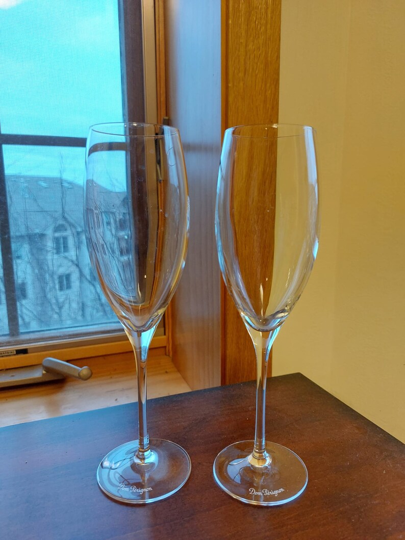 Set of 2 Dom Perignon Crystal Champagne Flutes/ Wine Glasses 9 1/8 Made