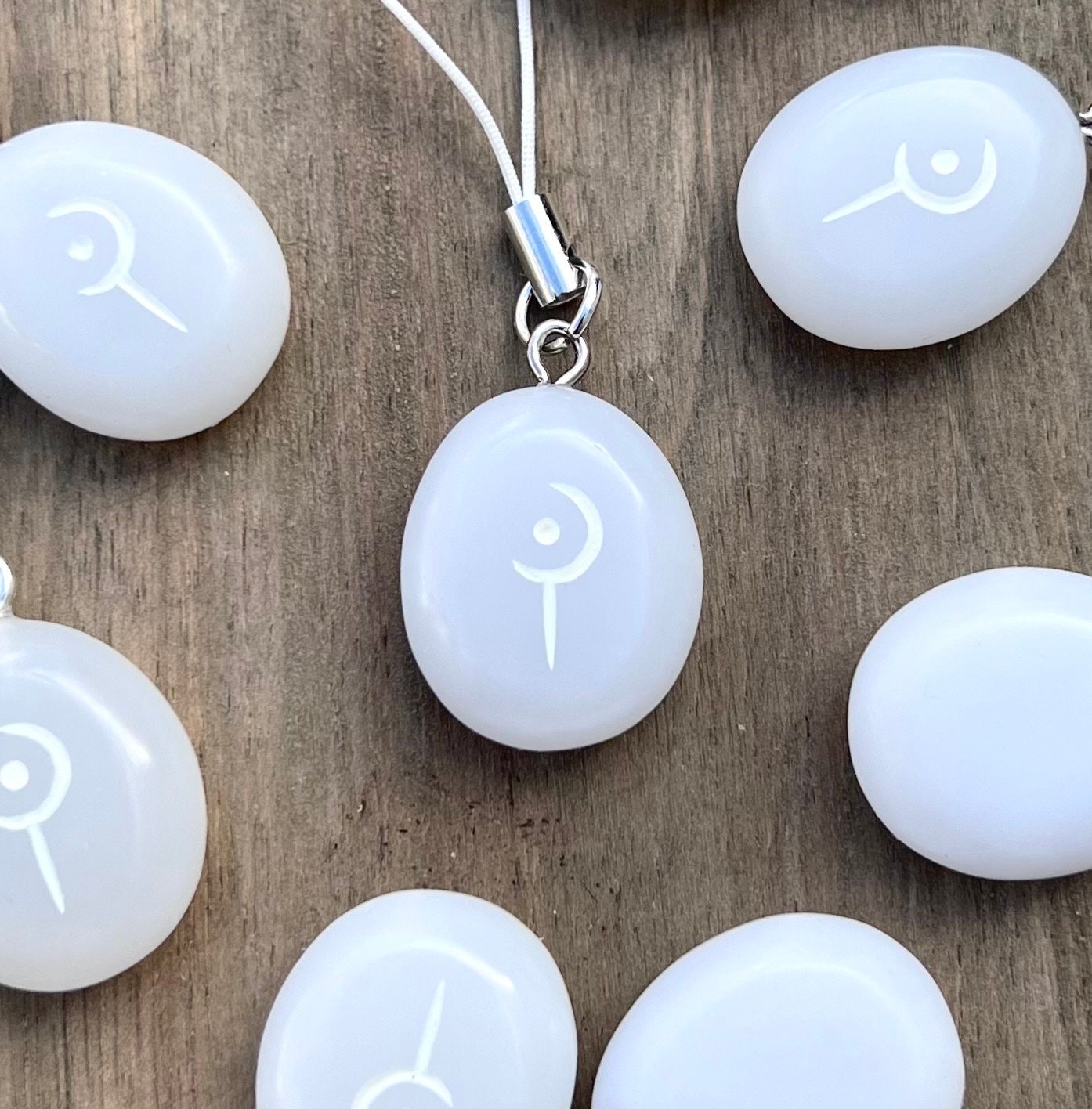 FFXIV Mini White Mage Job Stone - Handmade Soul Crystal Charm - Etsy