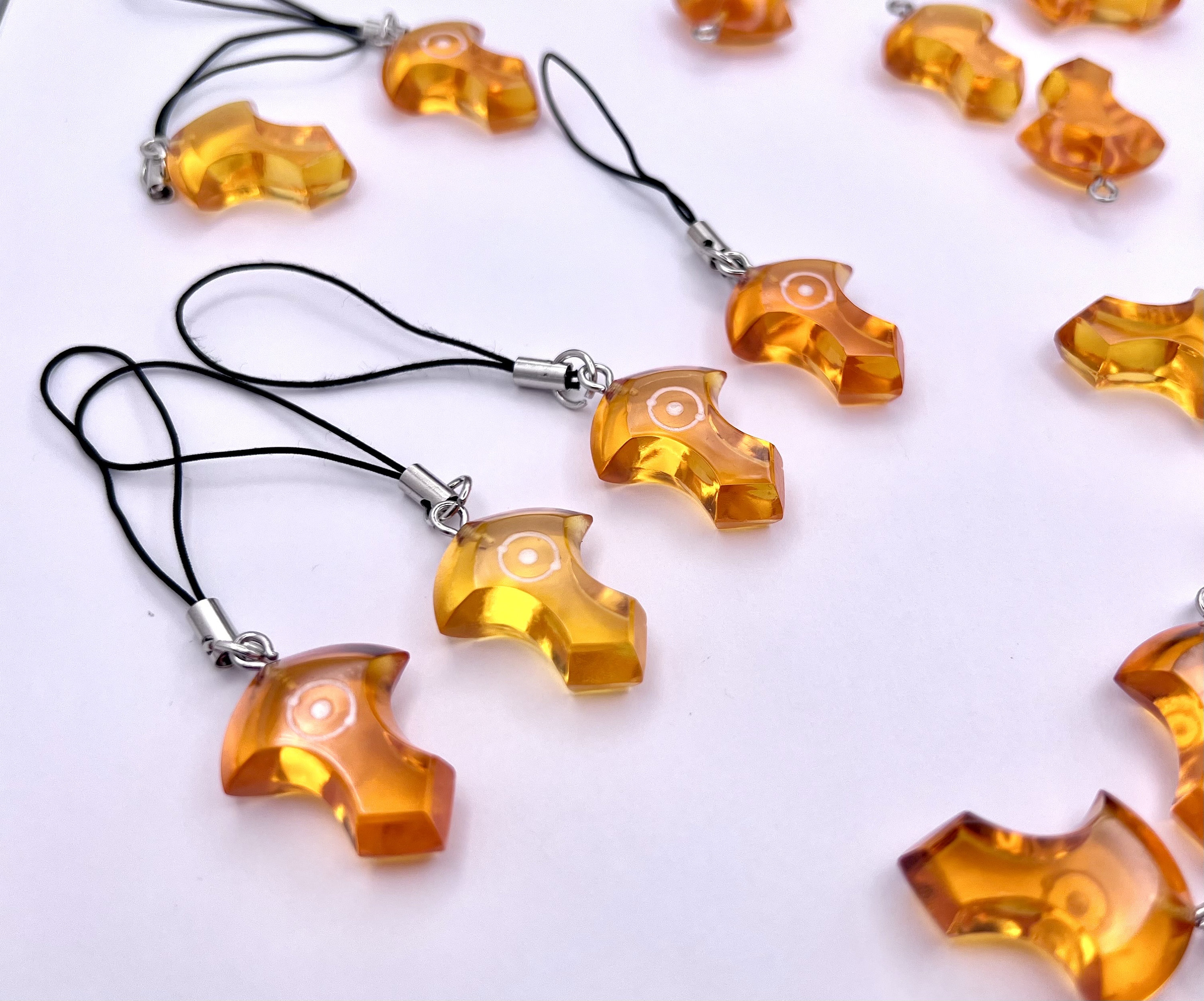 ★E1402★ 古代石 (219) 有翼神　アミュレット印章　精霊　焼成物 FFXIV Mini Azem Charm - Handmade Convocation Soul Crystal Keychain