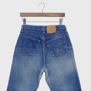 Vintage Levis 501 Jeans: High-Waisted Classic Denim, USA-Made, W29 L28