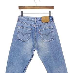 Calça Jeans Levi&#39;s 501 Cintura 28 Jeans Levi&#39;s 501 Vintage Anos 90 6501 Lavagem Clara Jeans Desgastado Levi&#39;s Fabricado nos EUA L28 L29