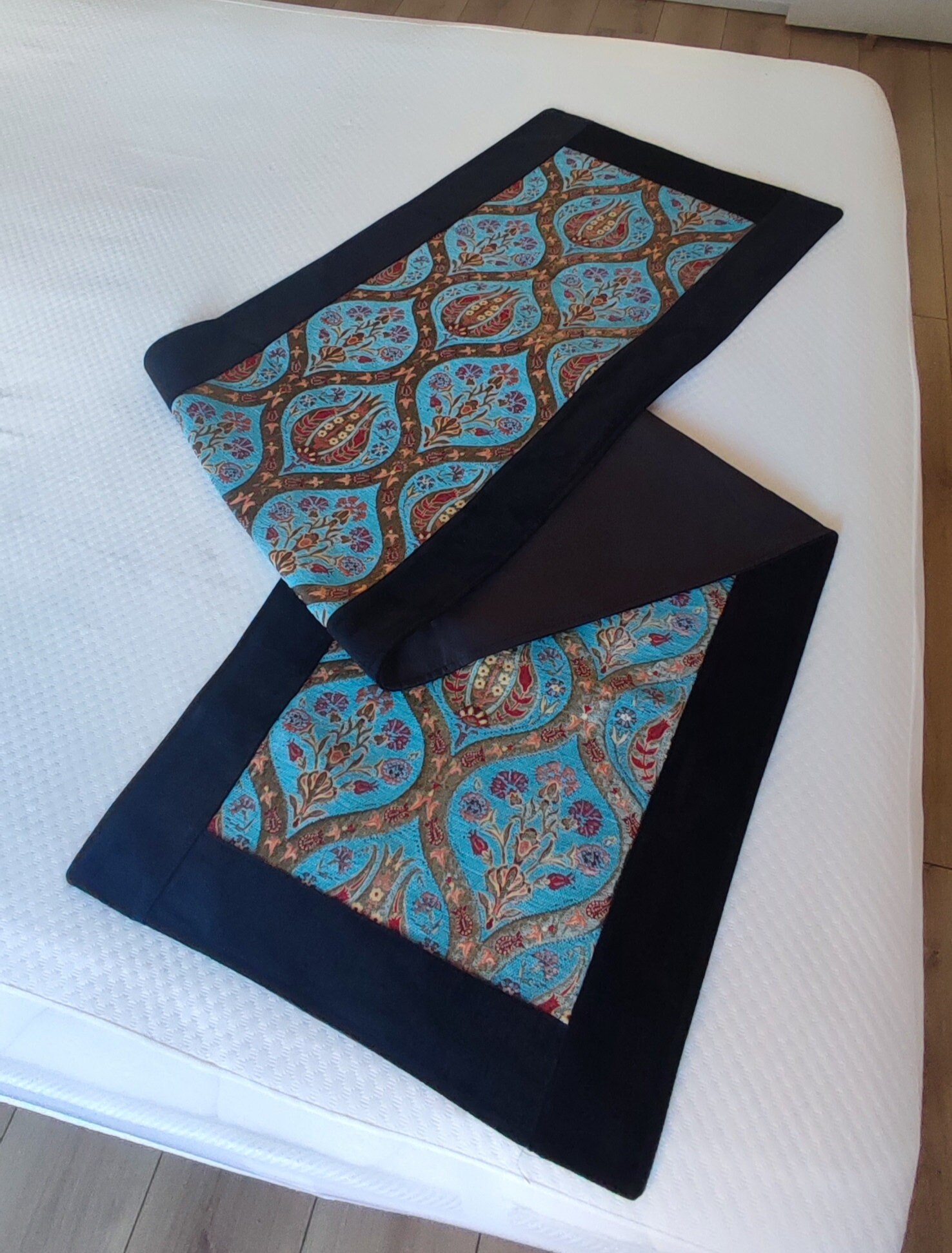 Handmade Bed Runner for Beds Sizes 55/80 or 60/80 Inches,tulip Pattern