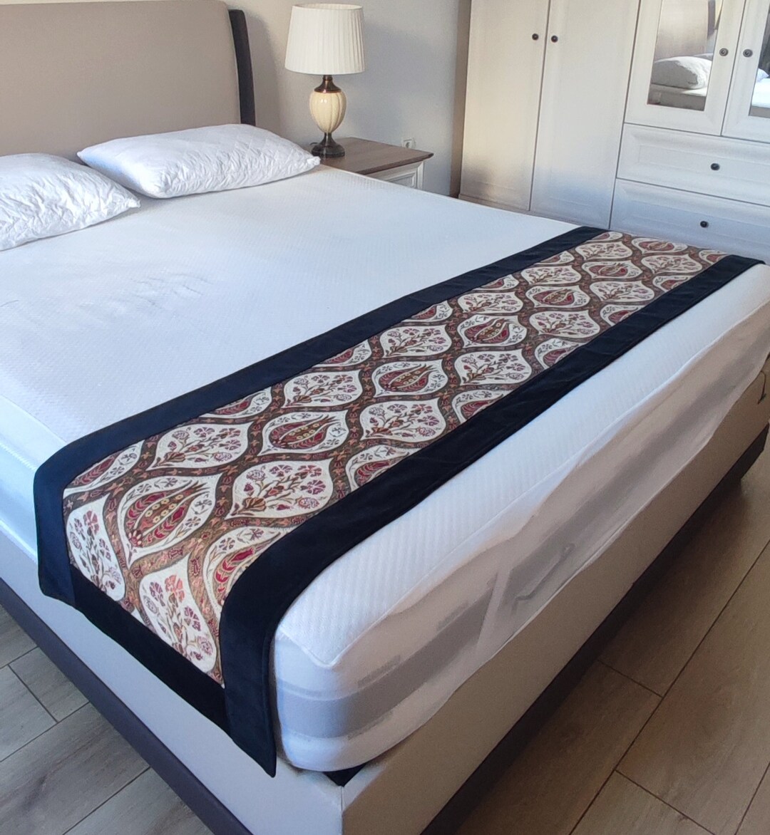 Handmade Bed Runner for Beds Sizes 55/80 or 60/80 Inches,tulip Pattern