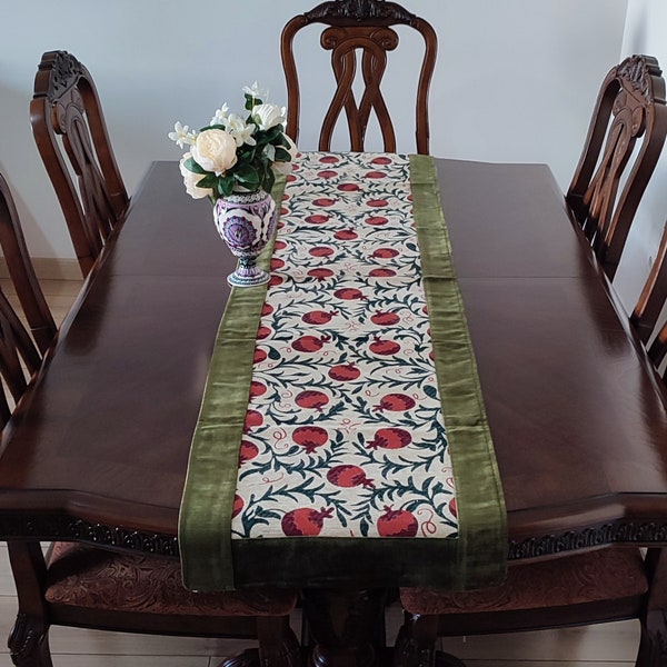 Chemin de table à manger motif grenade, couleurs beige, rouge et vert 20/78" pouces, chemin de table oriental fait main, chemin de table oriental.