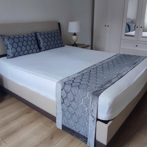 Modern Gray Chenille Bed Runner Set: King Size Bedding