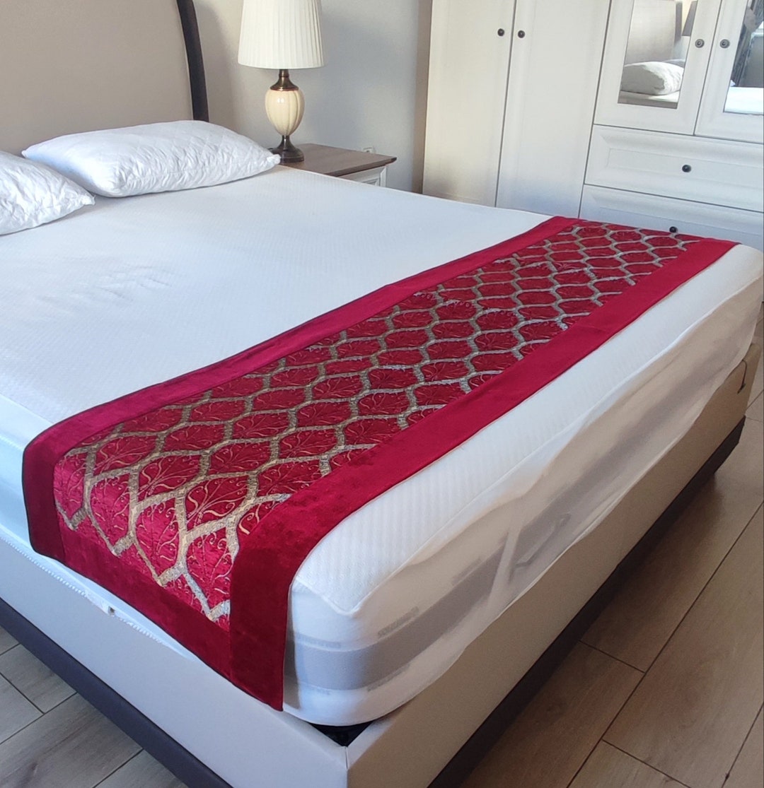 Handmade Bed Runner for Beds Sizes 55/80 or 60/80 Inches, Modern