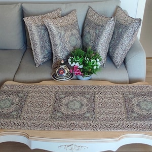 Pillowcases and Runner Set,Ceramic Pattern Beige Color,(4 pieces Pillowcases 17x17 inches and Table Runner 1 piece 17x57 inches).