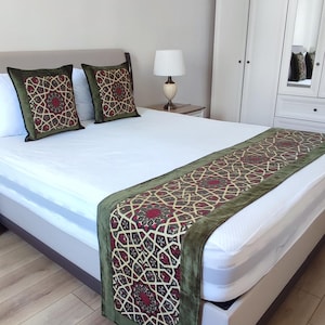 Bed Runner Set,Tile Pattern Green Color,1 Bed Runner 20/106&quot;inches & 2 Pillowcase 20/20&quot;inches(For King Bed US/CA 68/80 or 72/80 inches)