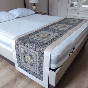 Handmade Ceramic Pattern Bed Runner: Oriental King Size Bedding