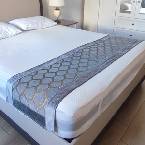 Handmade Gray Chenille Bed Runner: Modern Queen/King Size