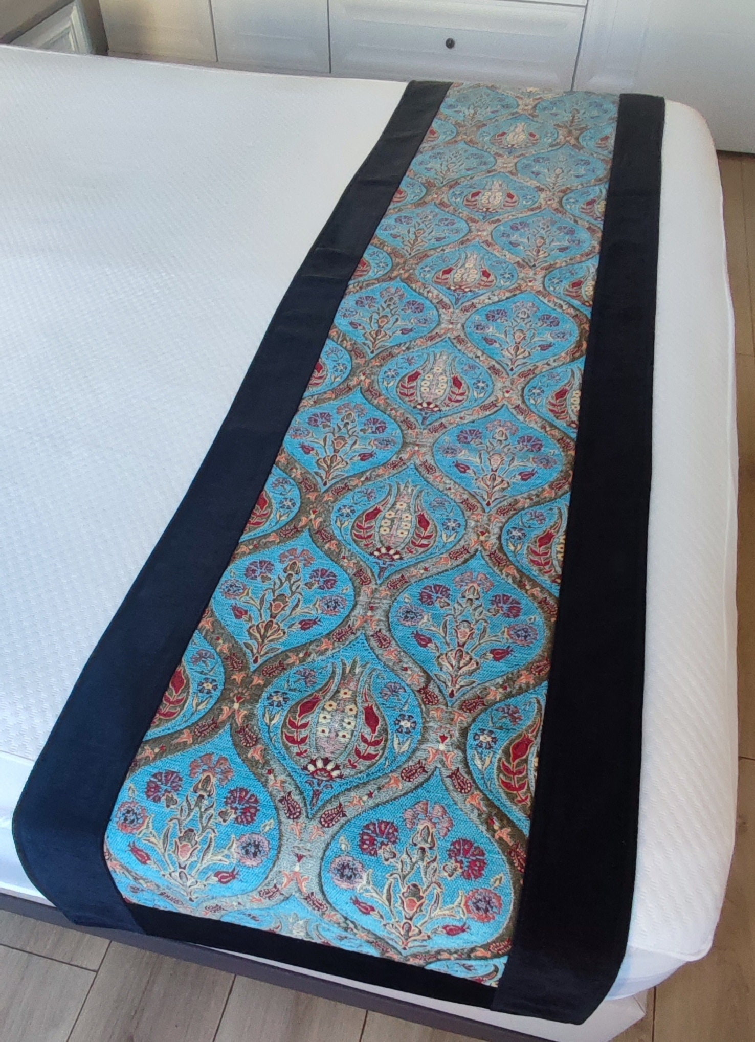 Handmade Bed Runner for Beds Sizes 55/80 or 60/80 Inches,tulip Pattern