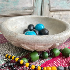White Jewlery Bowl, Handcrafted Marble Bowl, Marble Ruffle Bowl, Flower Design Bowl, Round Marble Bowl, Marble Fruit bowl,Marble curved bowl