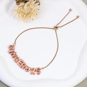 Pulsera personalizada con nombre de burbuja, pulsera personalizada con letra de globo, pulsera ajustable con nombre y fecha, pulsera con inicial, pulsera con dije de letra