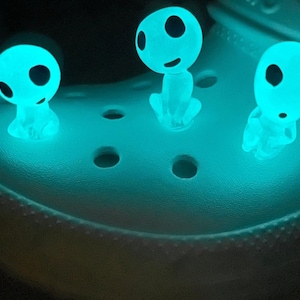 Glow in The Dark Alien Blue Eye Shoe Charm