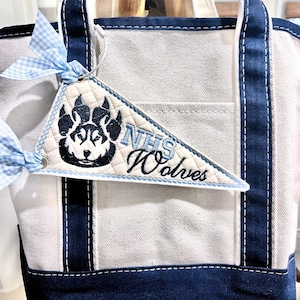 Custom School Bag Charm Embroidered Team Spirit Keychain High School Graduation Gift College Bag Charm Teacher Appreciation Staff Gift Group
