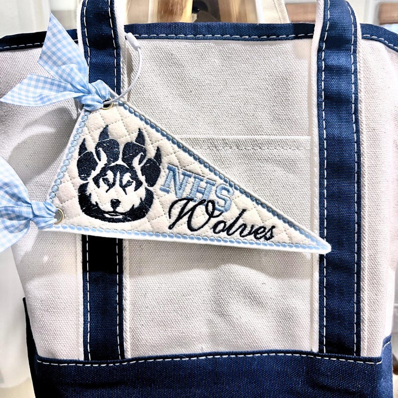 Custom School Bag Charm Embroidered Team Spirit Keychain High School Graduation Gift College Bag Charm Teacher Appreciation Staff Gift Group