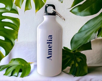 Kunststofffreie kundenspezifische Aluminiumwasserflasche, umweltfreundliches Geschenk, Weißmetall, wiederverwendbarer personalisierter Umweltbecher, Name auf der Flasche