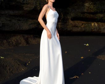 Backless Wedding Dress with Train, Spaghetti Strap Bridal Gown, Minimalist Elopement Dress, Beach Wedding Dress, Open Back Bridal Look