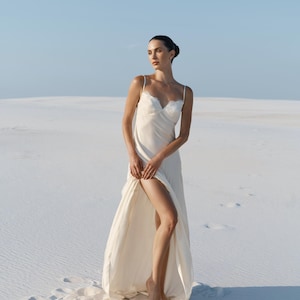 Elopement Wedding Dress, Destination Bridal Gown, Intimate Wedding Dress, Romantic Ivory Bride Dress, Modern Satin Wedding Gown