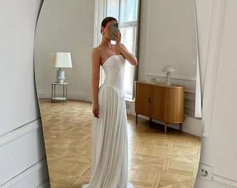 Strapless Wedding Dress, Minimalist Bridal Gown, Elegant Corset Dress, Modern Floor Length Wedding Outfit, Chic Bridal Look, Elopement Dress
