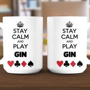 Taza con la frase "Mantén la calma y juega con ginebra", regalo divertido para amantes de los juegos de cartas, taza única con ginebra y rummy, taza con el juego de cartas, taza de café con el juego de póquer