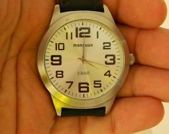 Manguun Reloj de pulsera grande para hombre - 3 BAR, caja de aluminio, correa de cuero, diseño clásico