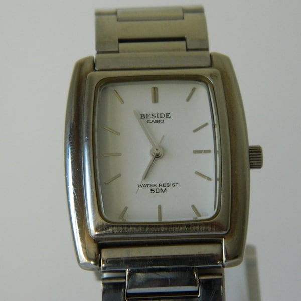 Reloj de pulsera Casio Beside MTP-1135 de acero inoxidable, resistente al agua hasta 50 m