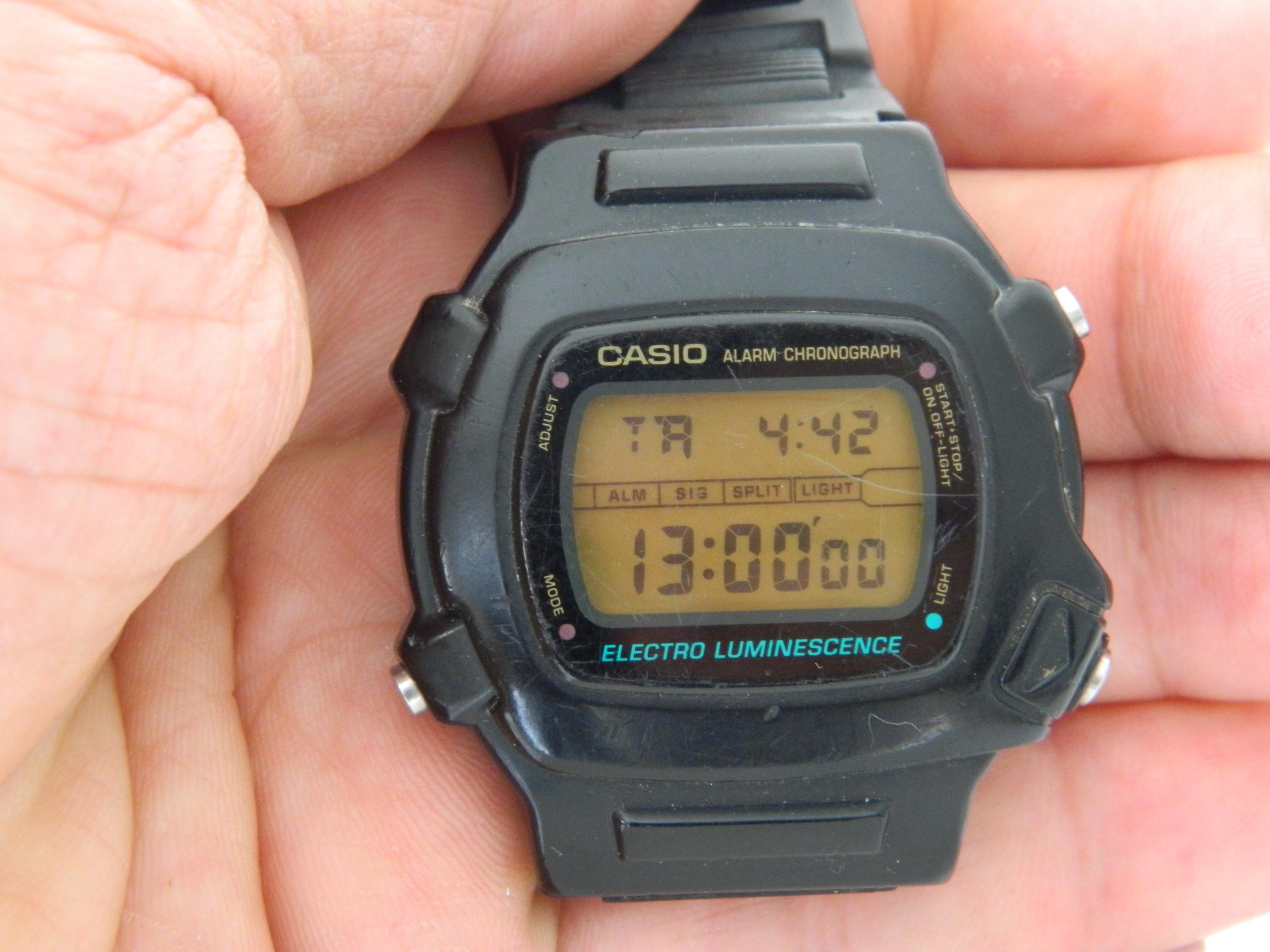 Vintage Casio W 740 Men s Digital Watch Alarm Electro Luminescence 