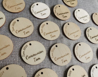 Personalized wooden tag, medallion, for wedding / baptism / communion / birthday / guest gift