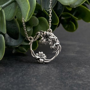 Sterling Silver Lily Necklace, Nature Flower Jewelry, Handmade Lily Floral Pendant, Flower Lovers Gift, Flower Necklace, Women&#39;s Jewelry