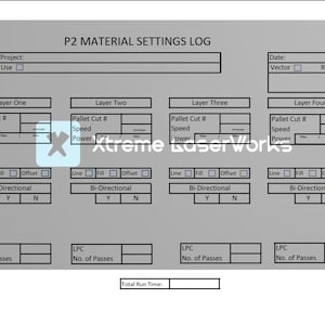 Puede incluir: Un formulario gris y blanco con el título "P2 Material Settings Log". El formulario tiene campos para ingresar información sobre un proyecto, que incluye material, fecha, vector, raster, capa, número de corte de palet, velocidad, potencia, línea, relleno, desplazamiento, bidireccional y tiempo de ejecución total.