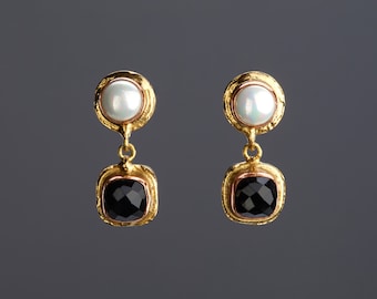 Two tier pearl and black onyx earring, mixed stone earrings,black and white color earring,June birth earring,round and cushion stone earring