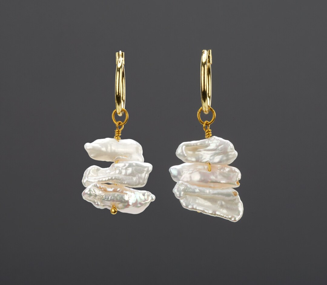 U-Shaped Gold Ear Threader with Triple Baroque Pearls