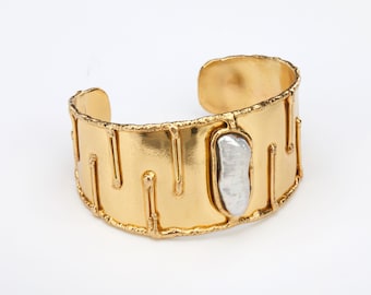 Long baroque pearl on wide brass cuff,Brass rimmed cuff with staggered ladders,Baroque pearls cuff, June birth cuff gift