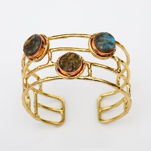 Three rough labradorite on wide brass frame cuff,Wide brass frame cuff with 3 round rough labradorite,mother grandma gift,three sister cuff