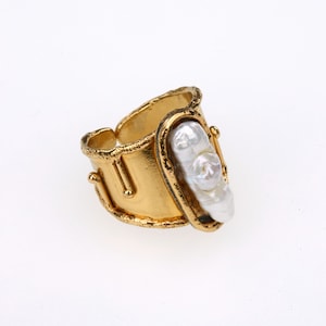 Rustic baroque pearl ring with staggered ladder band,long bar baroque pearl ring