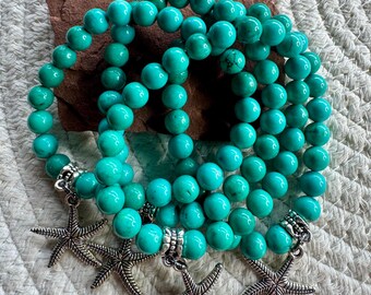 Seestern-Perlenarmband | Türkis gefärbtes Magnesit | Boho-Armband zum Stapeln | Mermaid Core Schmuck | Seestern-Anhänger aus Zinn
