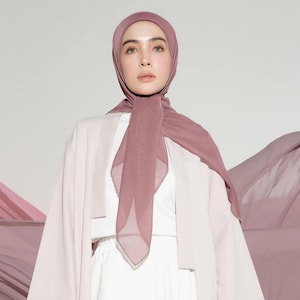 Hijab Paris Premium Squares Paris Embroidery Signature Square