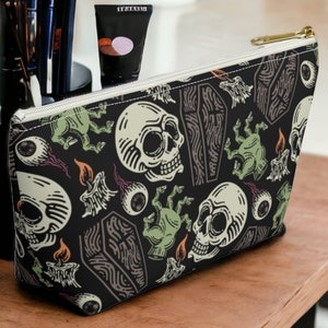 Gothic Skull Makeup Bag, Goth Aesthetic Zipper Pouch, Dark Travel Cosmetic Bag, Horror Lover Gift, Toiletry Organizer, Witchy Makeup Case