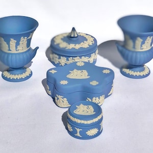 Vintage Wedgwood Blue Jasperware Collection – Urns & Trinket Boxes, Neoclassical Style