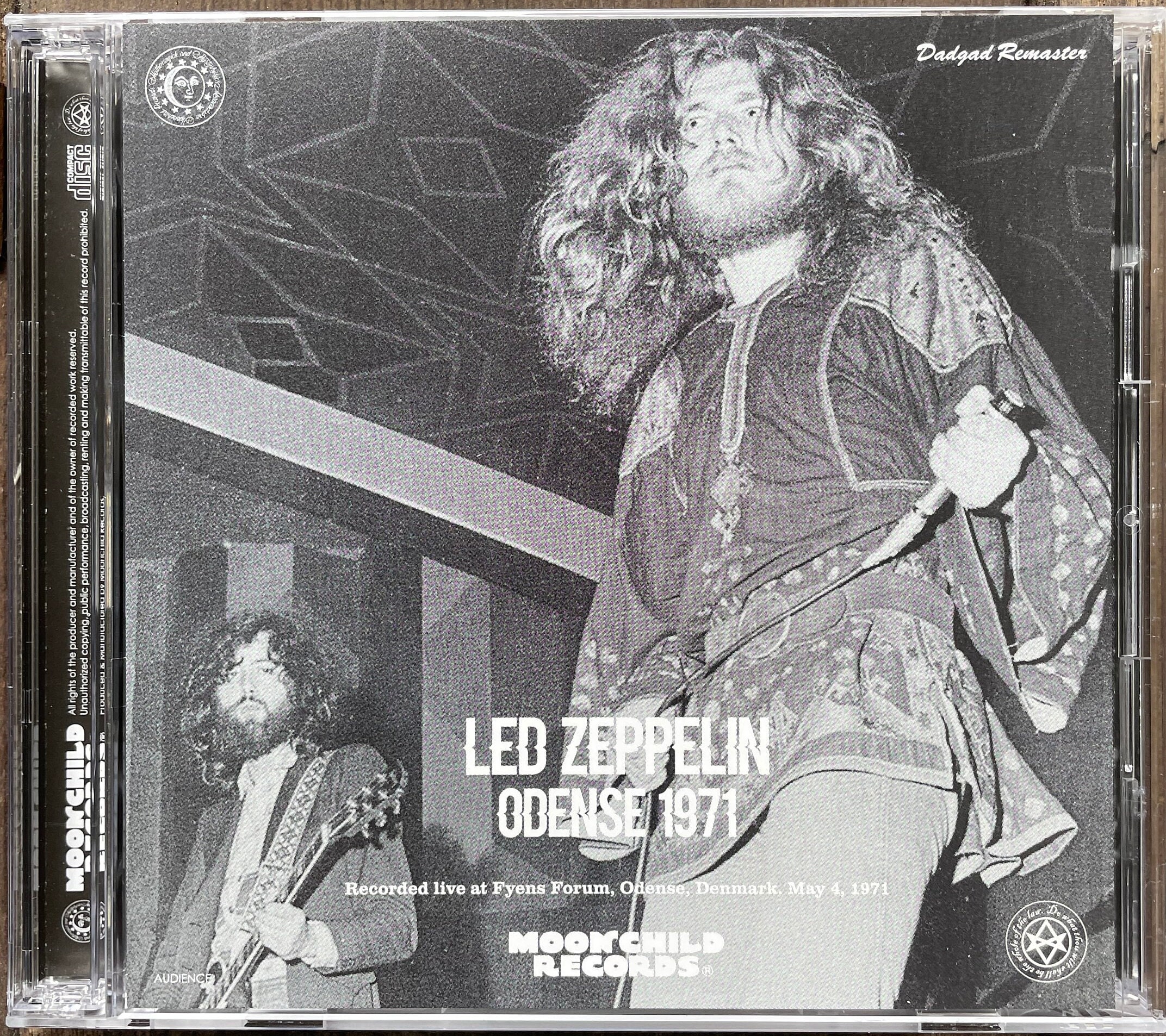 LED ZEPPELIN アートブック 1971年発行 LED ZEPPELIN アートブック 1971年発行 LED ZEPPELIN / LED