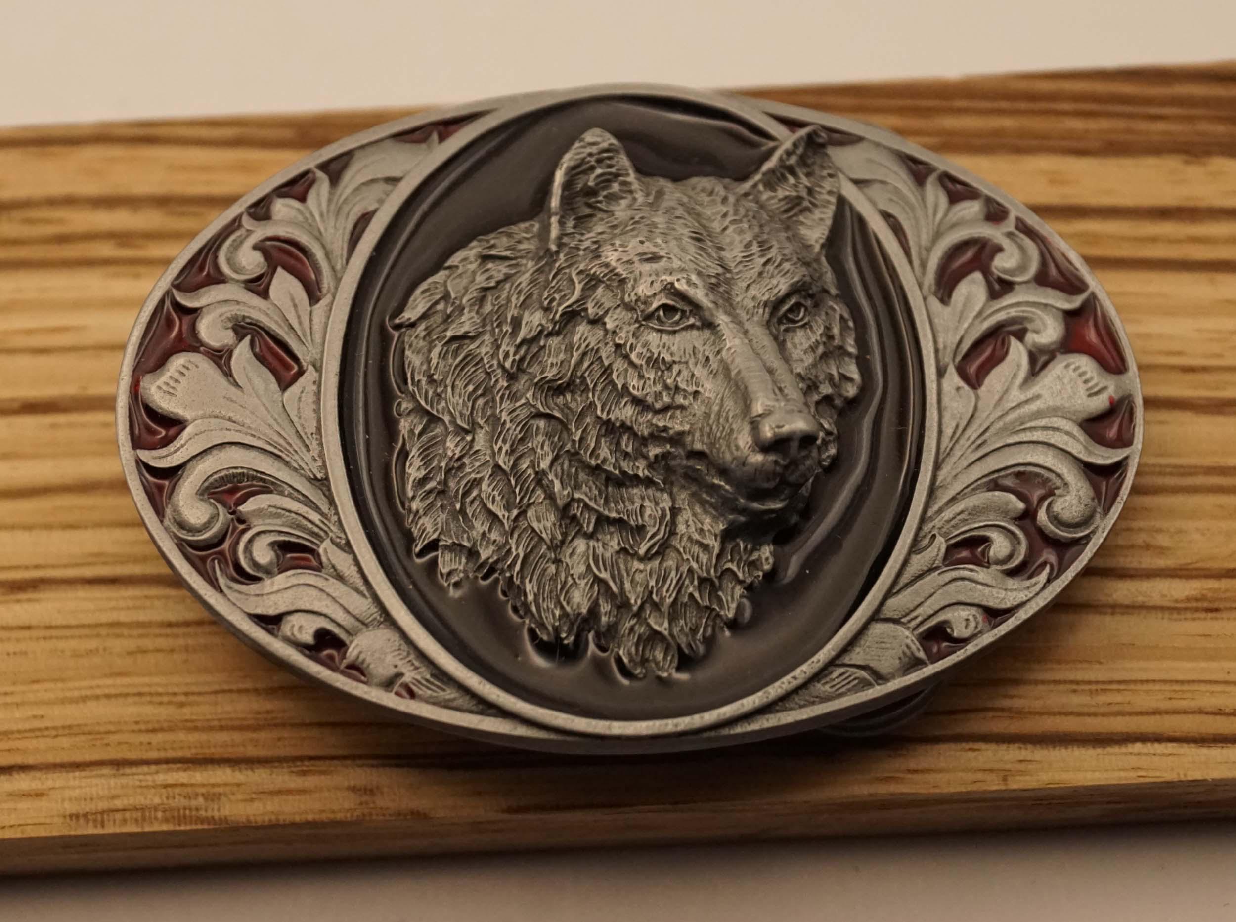 Belt Buckle Wolf Head in the Middle and on the Side  display picture 2