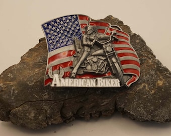 Gürtelschnalle Motorradfahrer auf amerikanischer Flagge