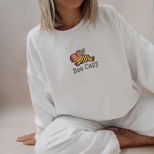Capybara, Capybara Sweatshirt, Capybara Gift, Capybara Lovers, Gifts For Her, Cute Capybara, Funny Capybara, Bee Capy